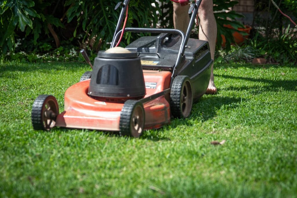 Efficient. Eco-friendly. Effortless. That’s the new standard in natural lawn care.